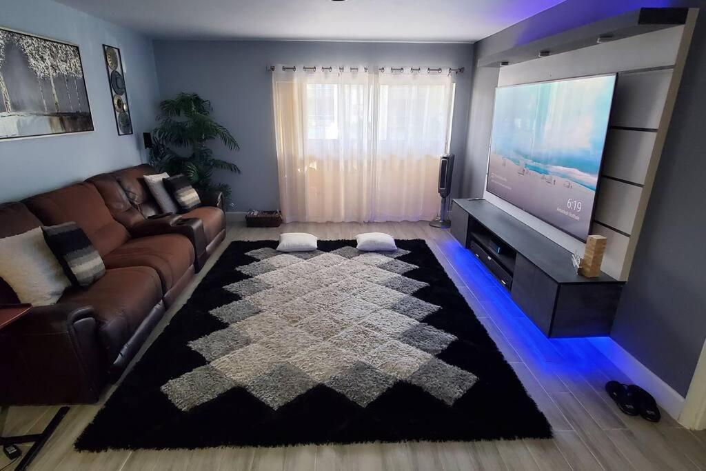 Fully Furnished, Beautiful, Spacious Two Bedroom Condo Lauderhill Ngoại thất bức ảnh